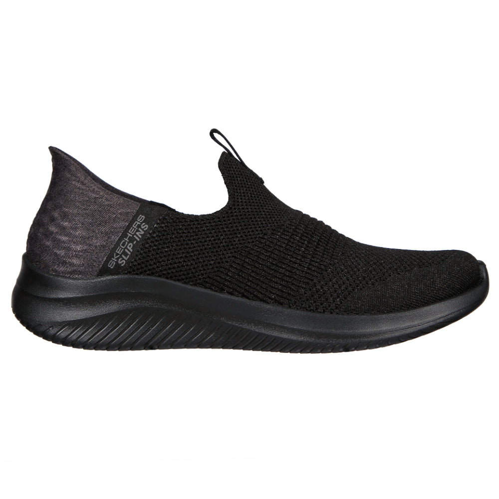 Skechers Women's Ultra Flex 3.0 - Smooth Step Slip-in Size 6 - Black/Black