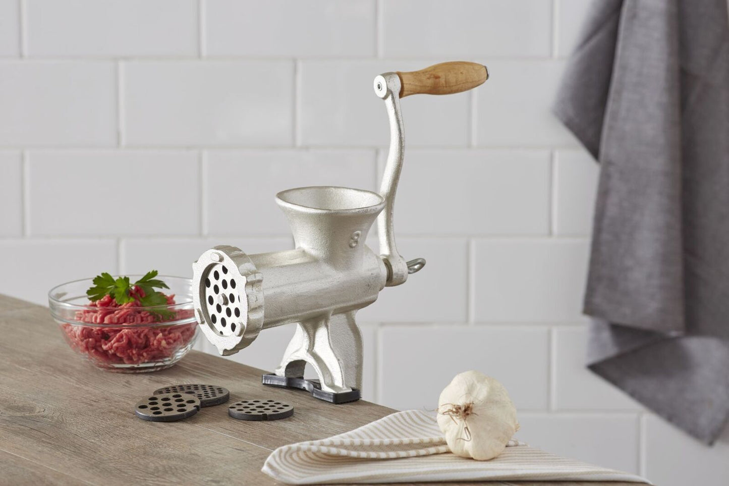 Davis & Waddell DHM0003 Meat mincer No. 8 with 3 blades? Silver