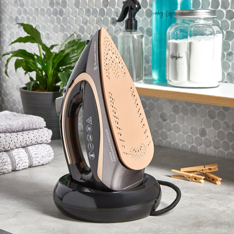 Russell Hobbs Freedom Cordless Iron-RHC580