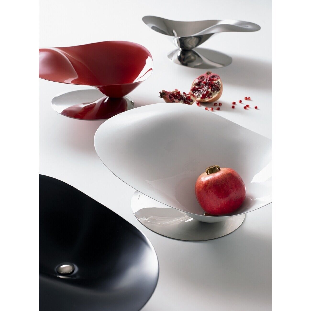 Bugatti Petalo Fruit Bowl - Black