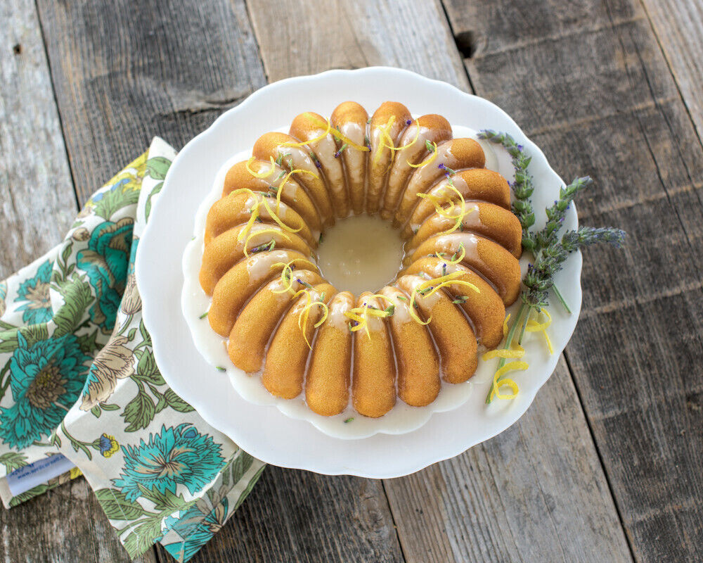 Nordic Ware Elegant Party Bundt Pan