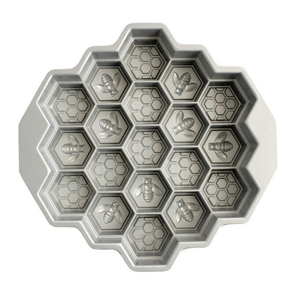 Nordic Ware Honeycomb Pull Apart Tin