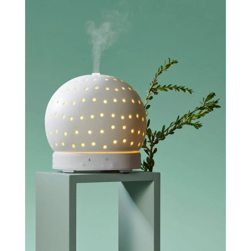 Endota Live Well Essential Oil Diffuser and Essential Oil Pack - Signature, Clarity, Breathe