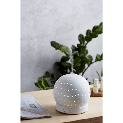 Endota Live Well Essential Oil Diffuser and Essential Oil Pack - Signature, Clarity, Breathe